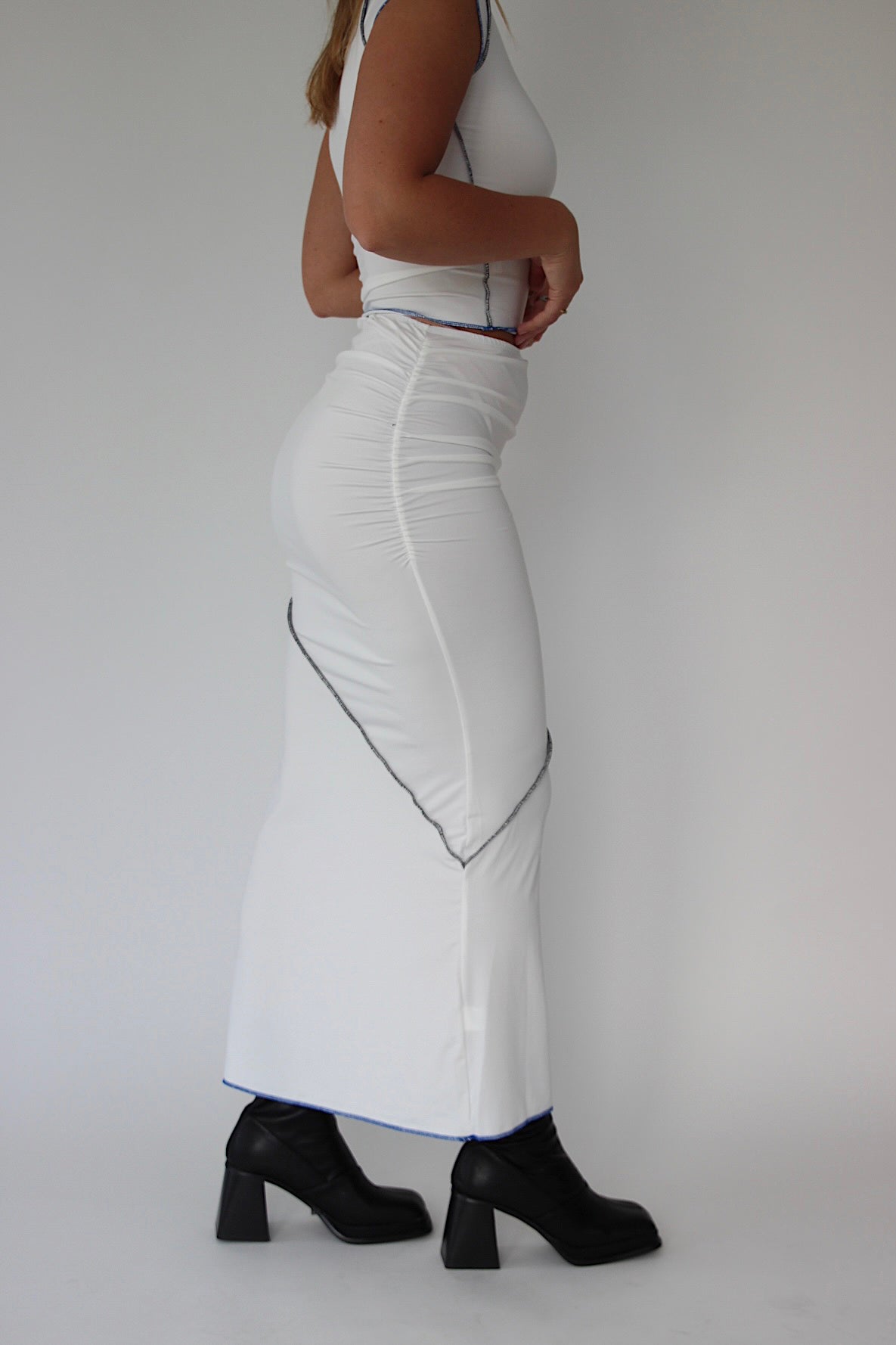 ZUZU - White Contrasted Stitch Maxi Skirt