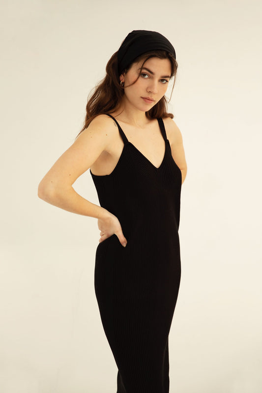 ELISE – Black Knitted Bodycon Dress