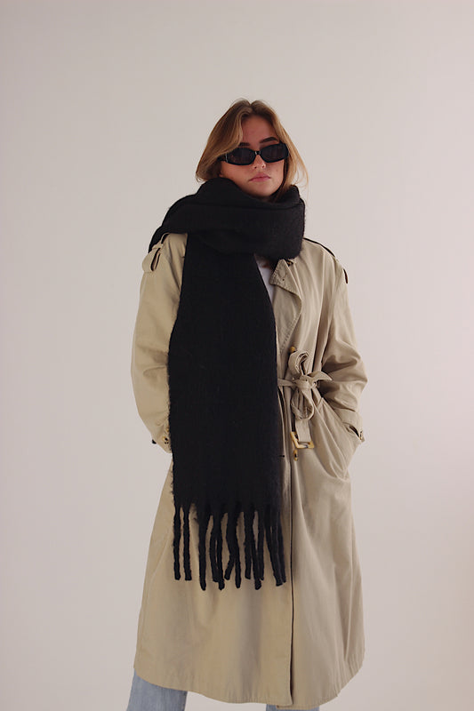 FRIDA – Black Soft Braided Tassle Scarf