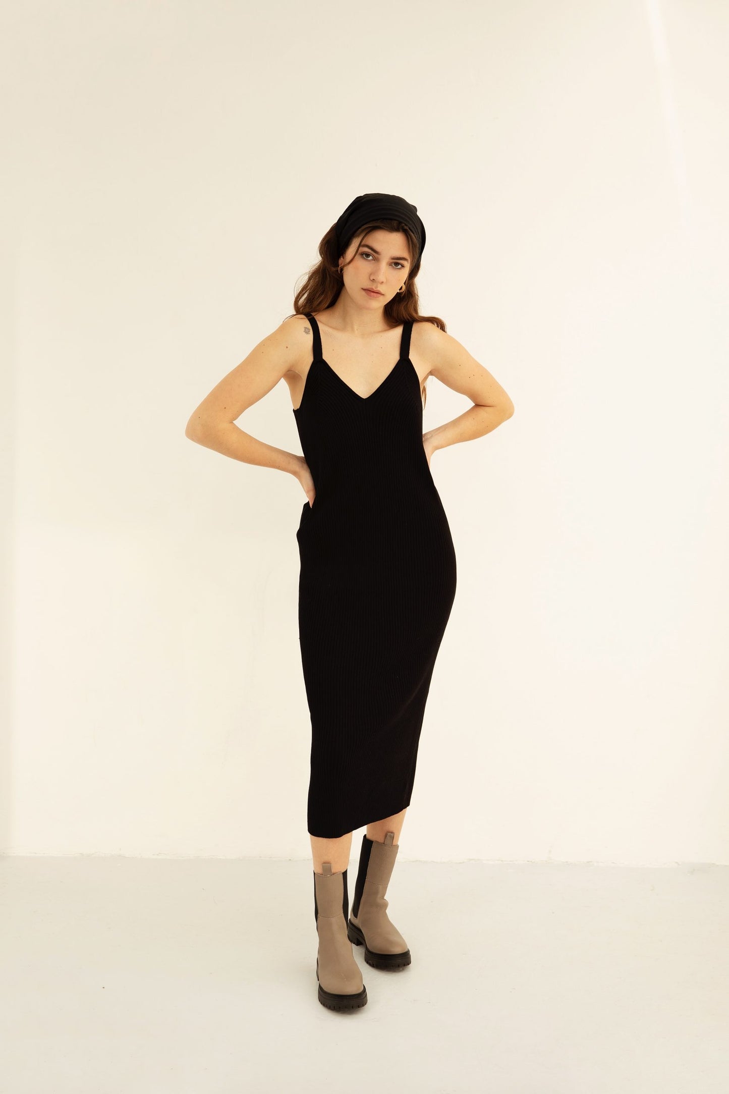ELISE – Black Knitted Bodycon Dress